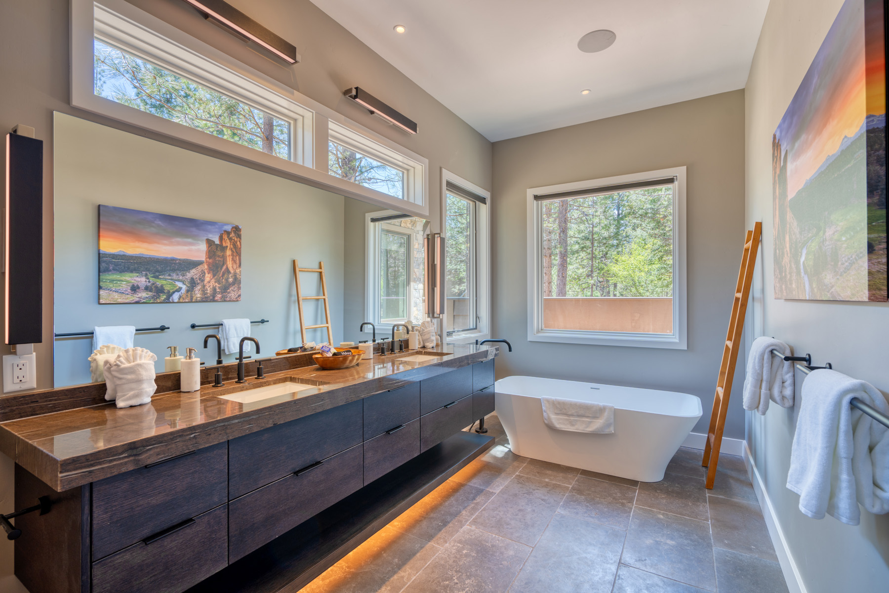 Main bedroom bathroom with free-standing tub
